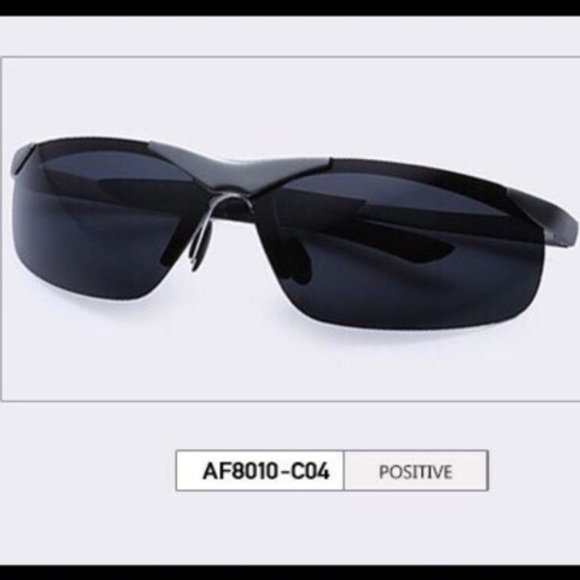 Men's Sport Sunglasses - Picture 2 of 3